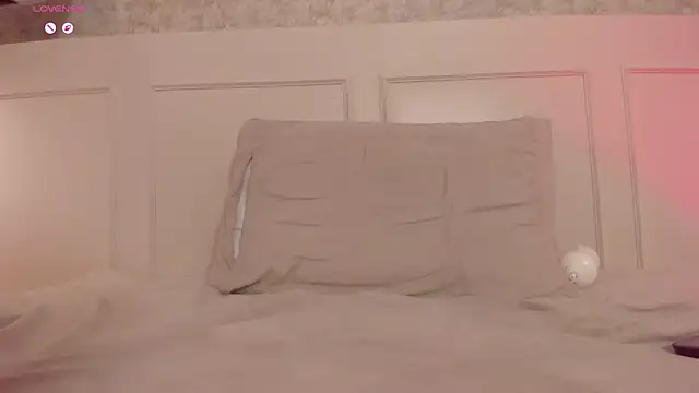 Emily_luve live