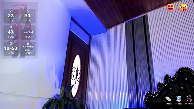 LunaVelour13 live