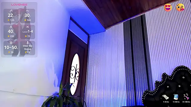 LunaVelour13 live
