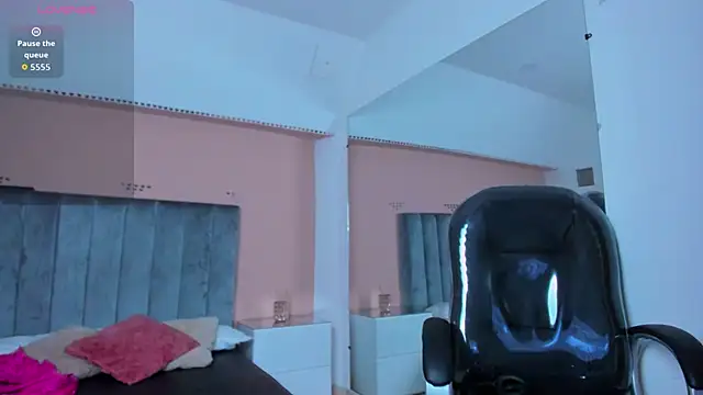 ARIANA_CRI-X live