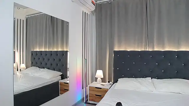 VikkyVonn live
