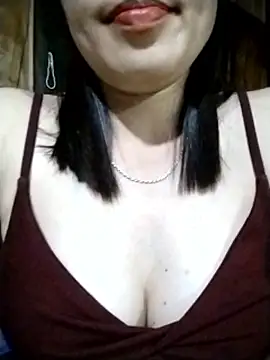 Lya_hott live