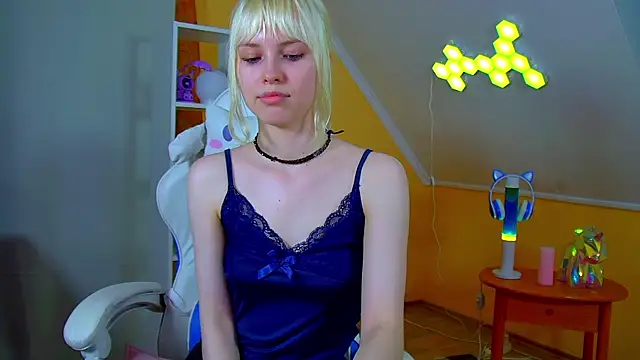 HannahHollis live