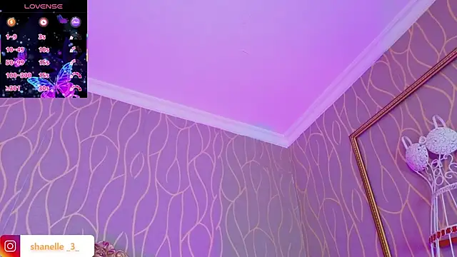 Shanelle__ live