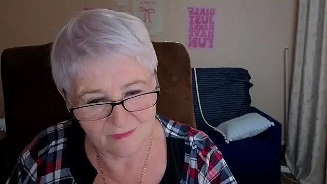 Sandra_Snowflake live