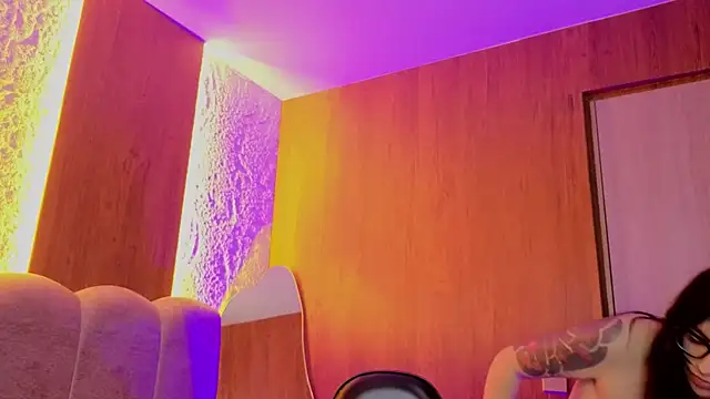 Hela_v live