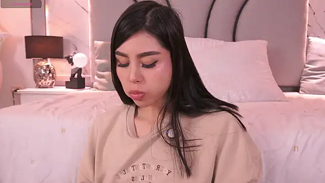 Helena_Whaite live
