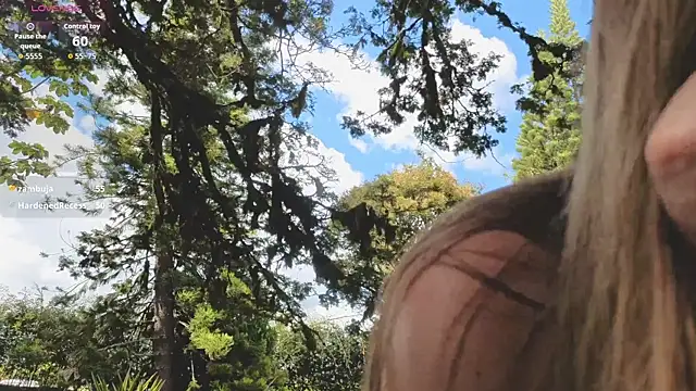Angiehuston1 live