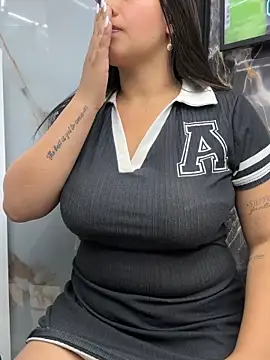 Miss_Bella_Flame live