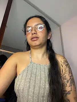 Rosita_forever_ live