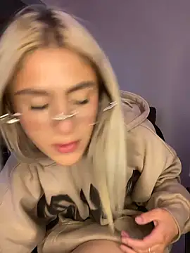 Lia-firee live