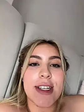 Cloee_Rainbow1 live