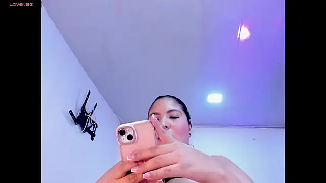 Nikkibounce live