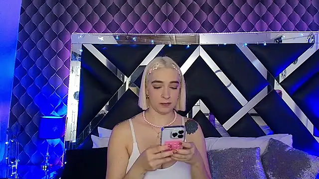 victoriaa_lee_ live