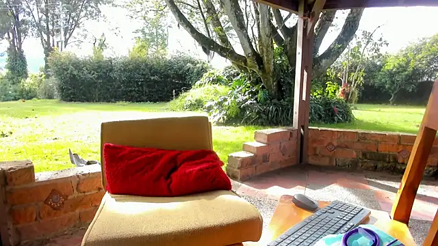 NatashaDiamond live