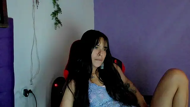 Cloeandtyfanny live