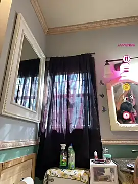 Vanessa_Valentine live