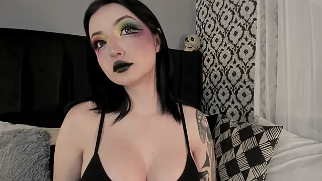 Adeelinee live