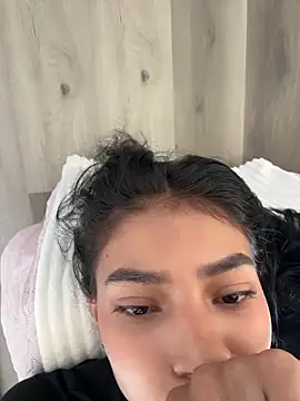 Ema_Rose_ live