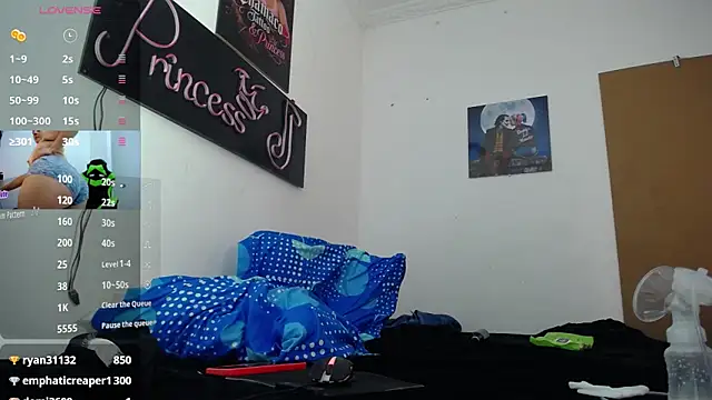 allison_maxtattoo_ live