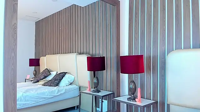 Ninaa_Rora live