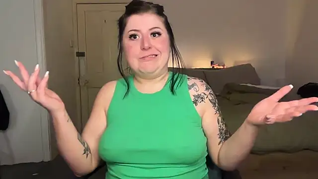LucyLou31 live