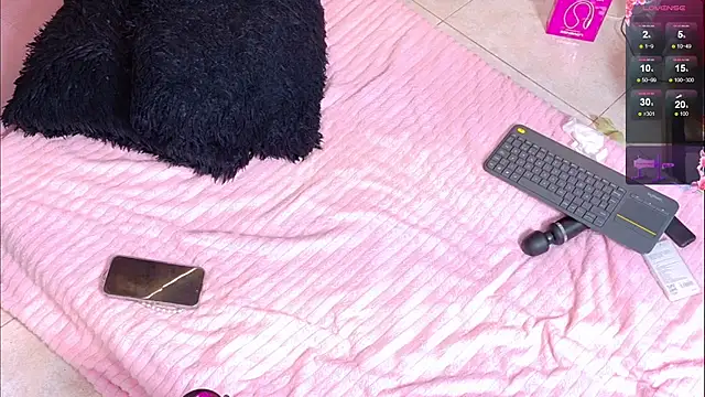 Victoria_Rous live