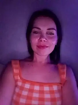 Janie_Days live