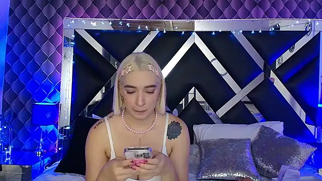 victoriaa_lee_ live