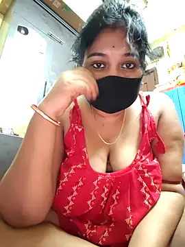 Curvy_Trisha live