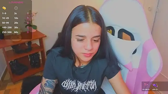 Nicole_Foxx_ live