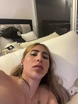 Ameellie live