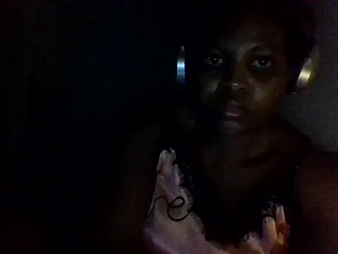 queenzuena live