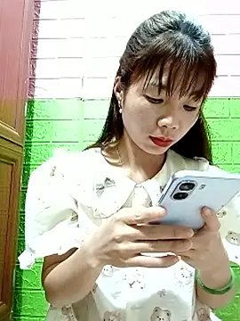 AmyLinee01 live