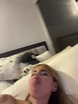 Ameellie live