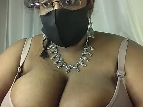 hootypriya live