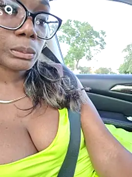 Hottiechocolatier live