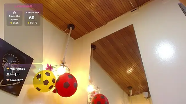 Eve_Bennett live