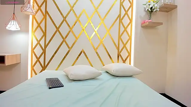 MiaSwan_ live