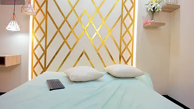 MiaSwan_ live