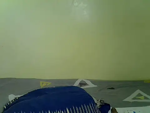Pearl_petite live