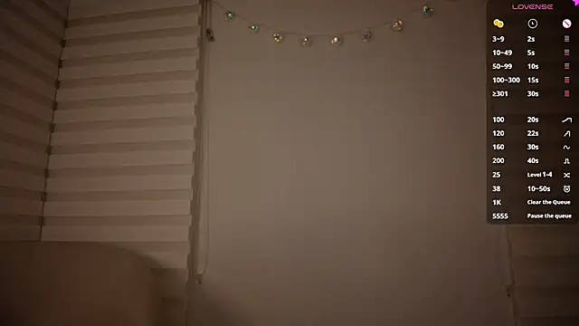 venusleroy_ live
