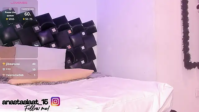 Miia_Thompsonn live