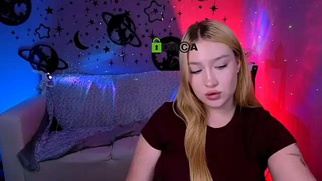 playful_sophie live