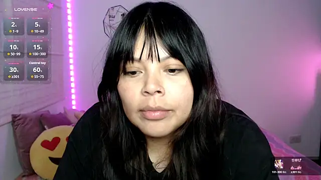 EllieMoonX live