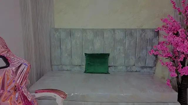 madhison_klain_s live
