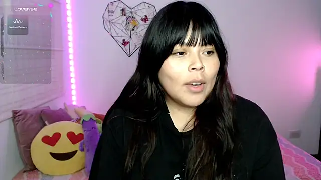 EllieMoonX live