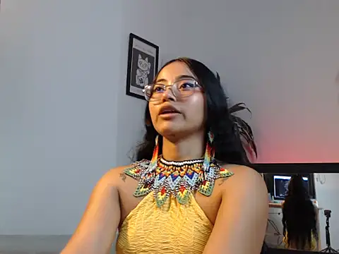 Agatha_curly live