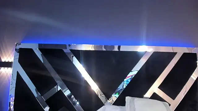 Larabrooks live