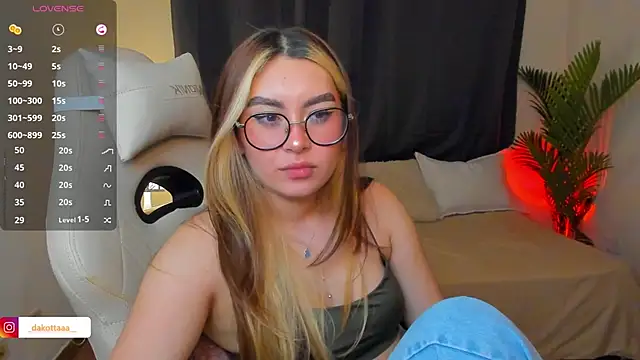 dakottaa_ live